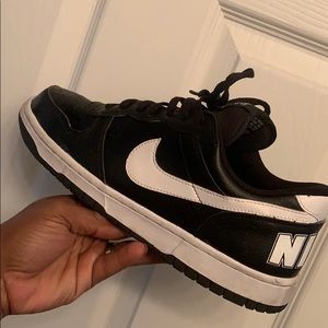 NIKE BLACK SNEAKERS WHITE SWOOSH